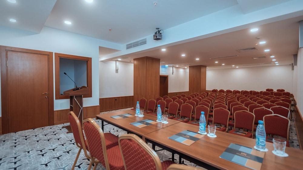 Midtown Hotel บากู ภายนอก รูปภาพ