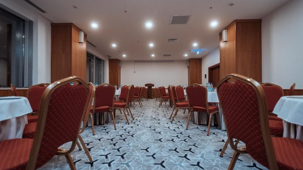 Midtown Hotel บากู ภายนอก รูปภาพ